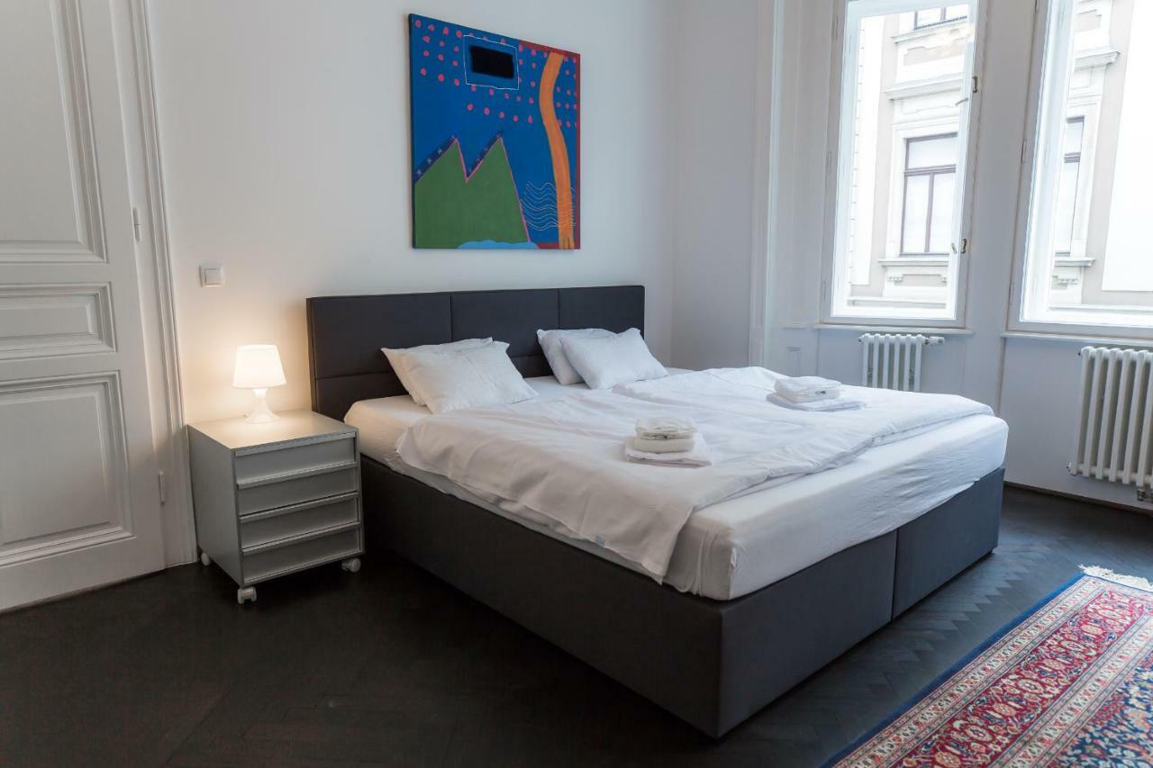 Grand Soho Apartment Вена Экстерьер фото